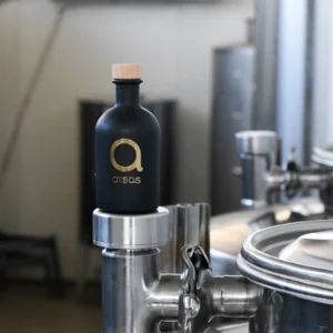 Atsas Olive Oil team showcasing cold extraction techniques to maintain purity and flavor.