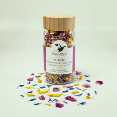 Enhance your dishes with Aurore Edible Petals ,a vivid mix of sunflower, rose, and cornflower, perfect for adding color and delicate flavor.
