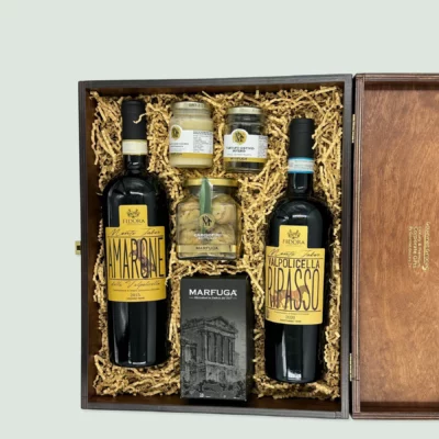 Gift 2024: Italian Luxury , box of 2 italian wines , artichokes in oil , whole truffles and truffle butter in a nice wooden dark colour handmade box