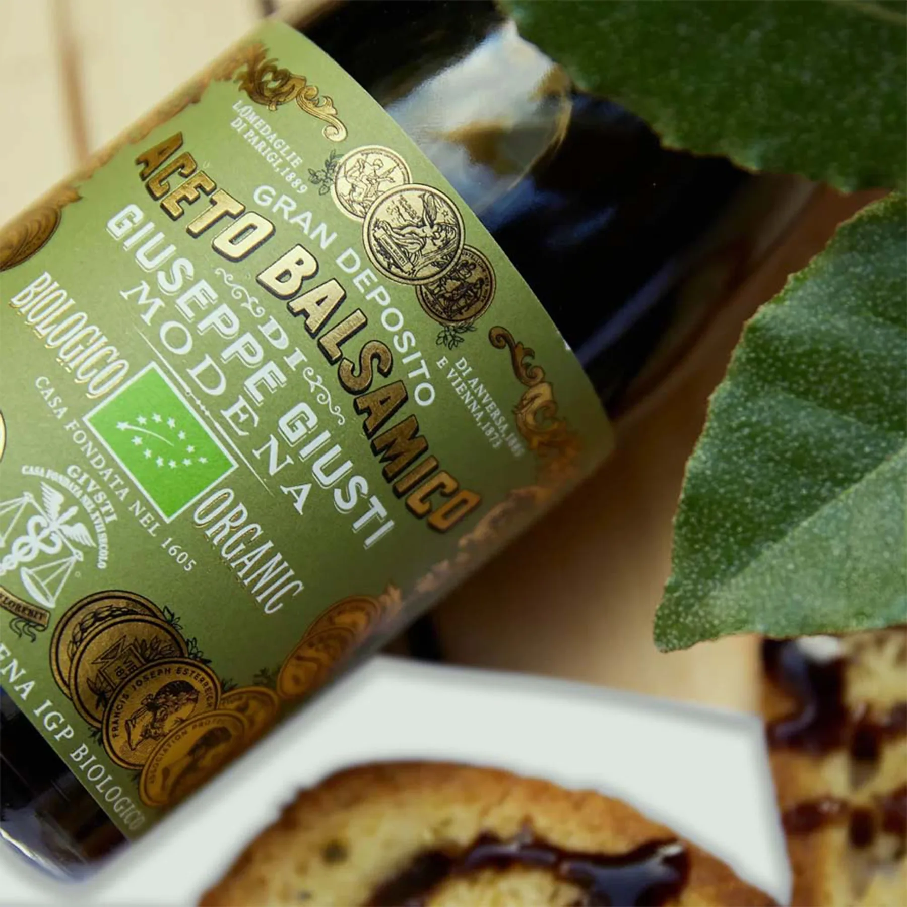 Close up of 3 Gold Medals Organic - Champagnotta