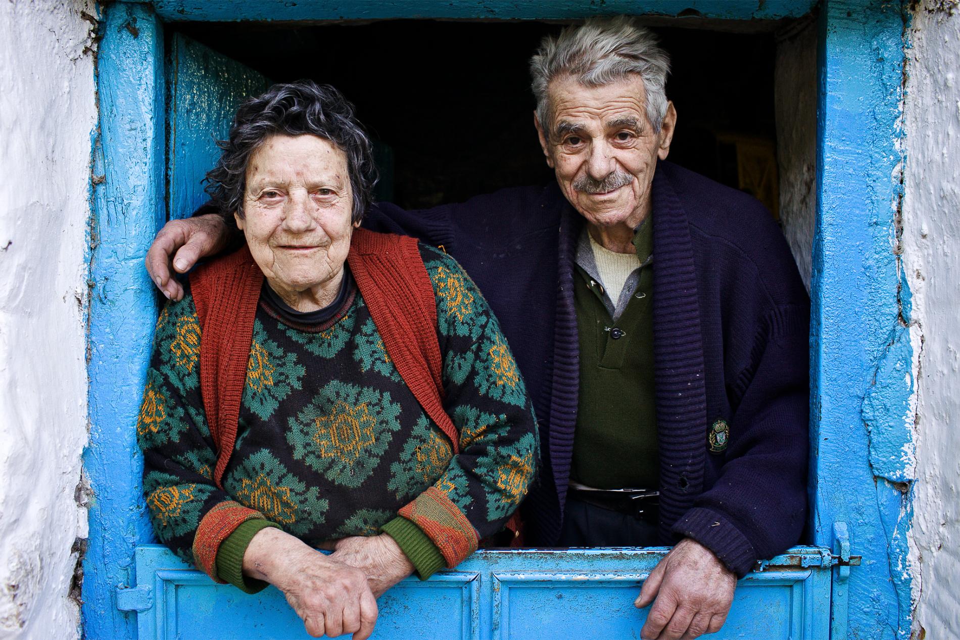 Elder-couple-in-Ikaria-Greece