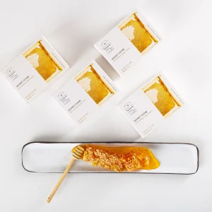 Artisanal Honeycomb for Wellness & Gourmet Enjoyment