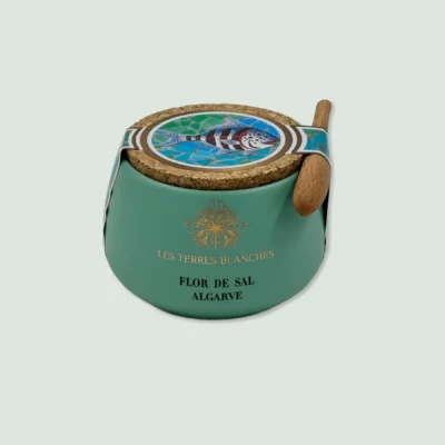 Organic Salt Flor de Sal de l’Algarve in turquoise ceramic pot with spoon – front view