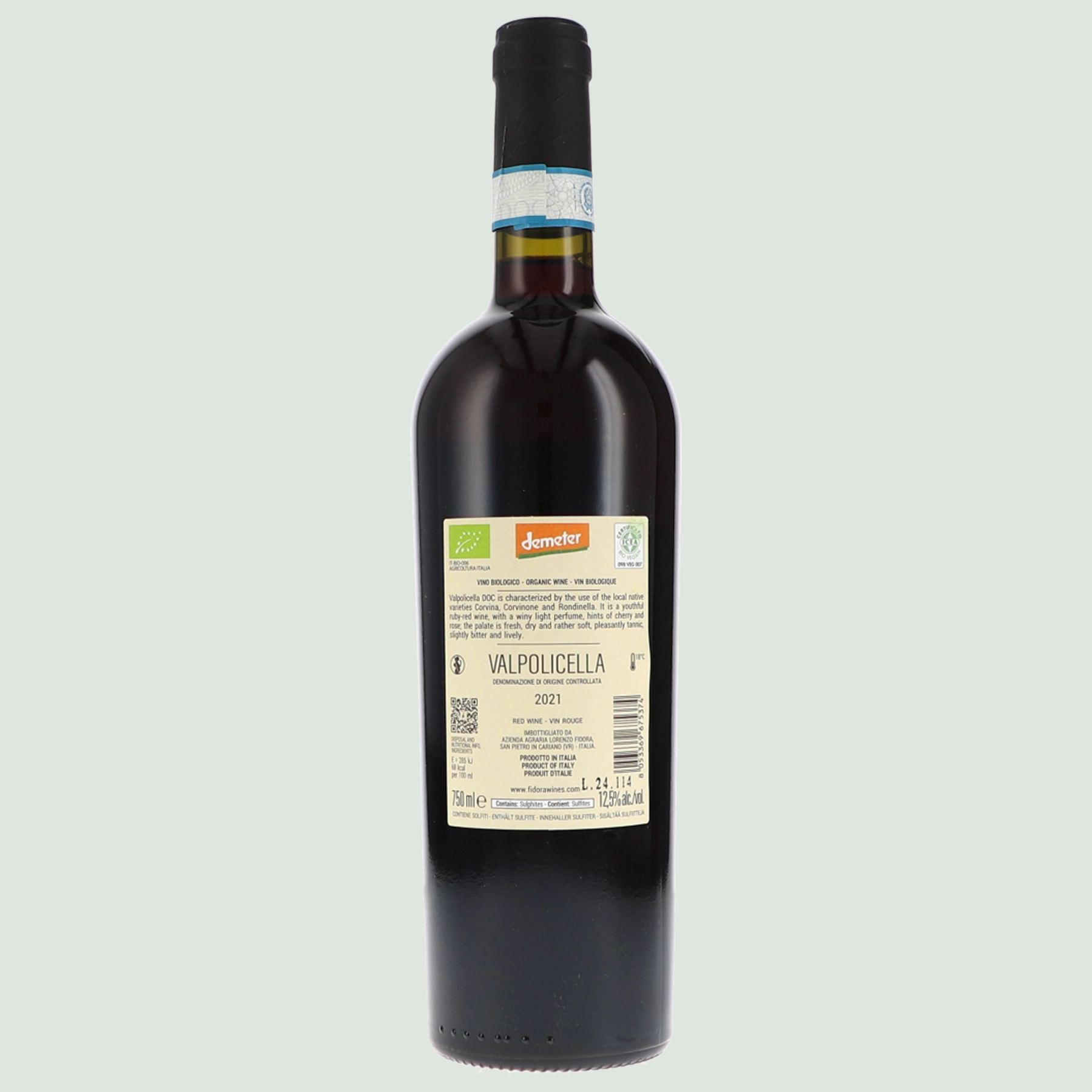 Back label of Valpolicella DOC Italian wine bottle showing vintage, grape varieties, and organic certification.