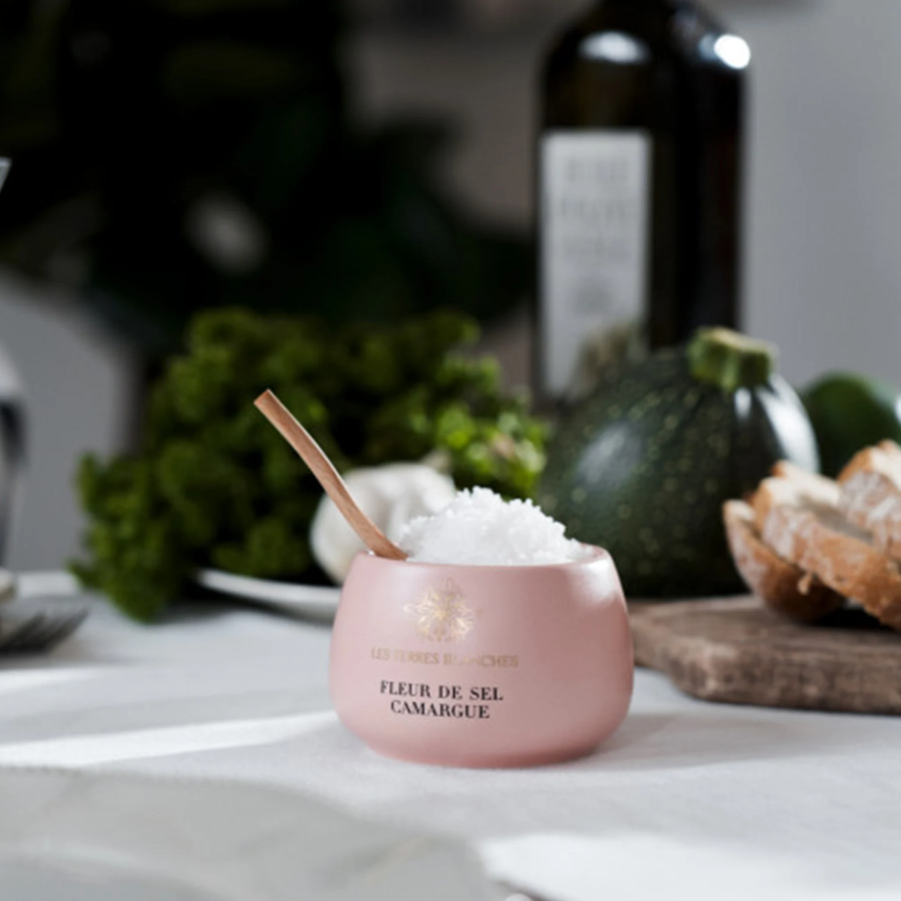Gift-style ceramic jar with spoon and iodized