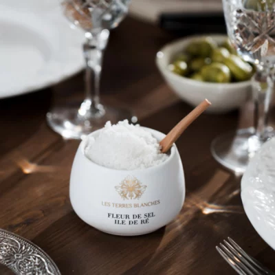 Close-up of delicate fleur de sel crystals from Les Terres Blanches