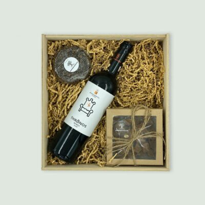 Traditional Sweets/Fig Pie / Red Dry Wine