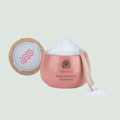Close-up of premium fleur de sel crystals by Les Terres Blanches