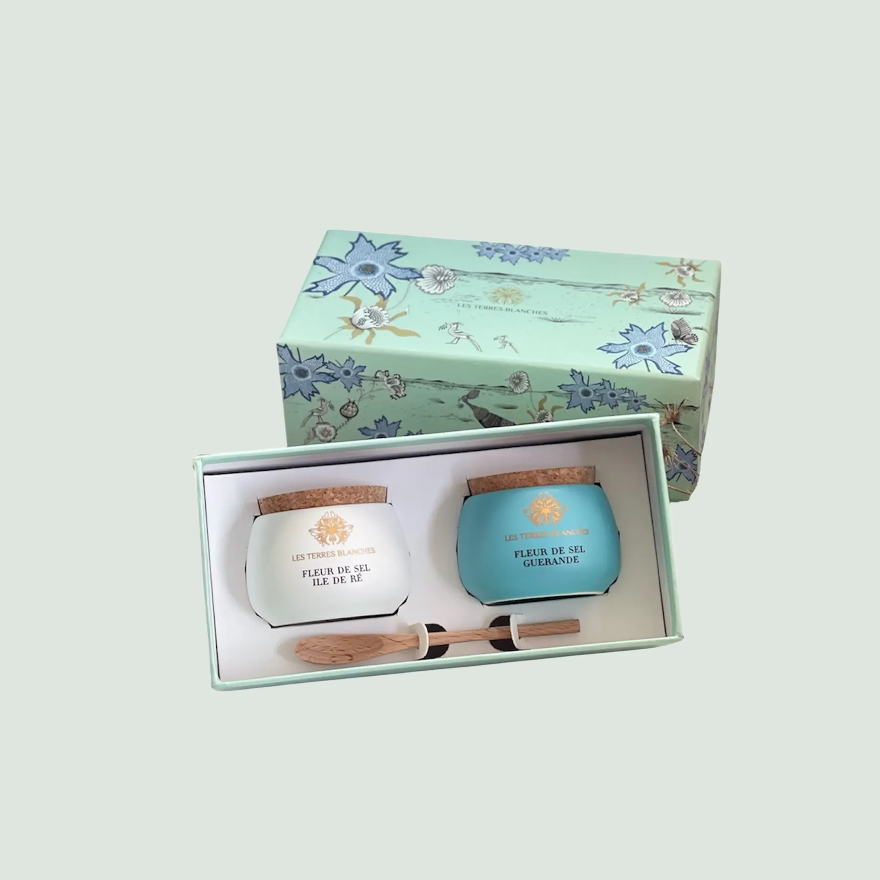 Two iconic French fleur de sel varieties in one set
